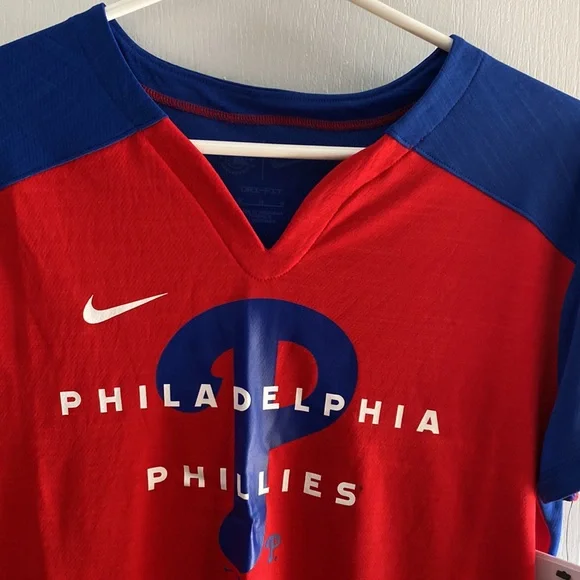 Nike dry fit Philadelphia Phillies V neck T shirt, medium NWT - Picture 3 of 11